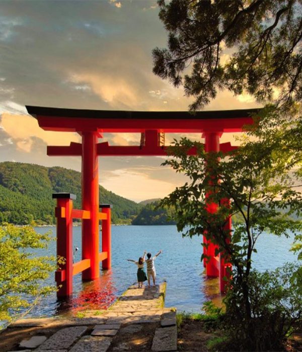 Hakone-Shrine-Japan---Travel-Envy