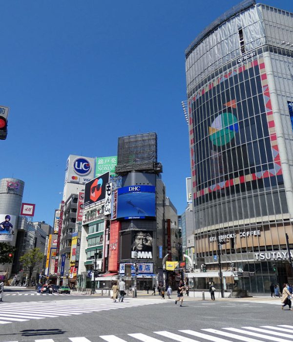 Shibuya_Crossing_Tokyo-Japan---Travel-Envy